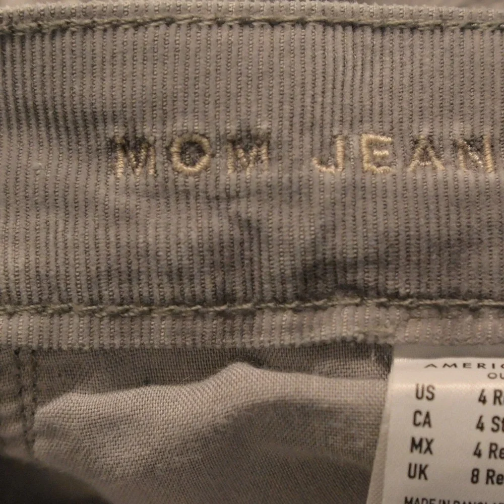 American Eagle Women's Gray Corduroy Mom Jeans Size 4 29x27